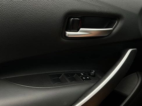 Used 2025 Toyota Corolla SE image 19