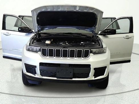Used 2023 Jeep Grand Cherokee L Laredo w/ Luxury Tech Group I AWD/4WD image 8