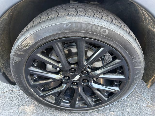 Used 2023 Cadillac XT4 Luxury w/ LPO, Onyx Lite Package FWD image 11