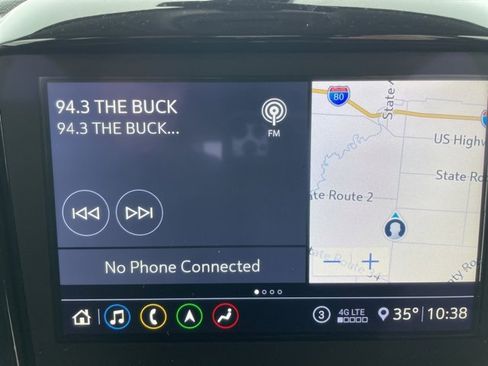 Used 2021 Chevrolet Traverse RS image 27