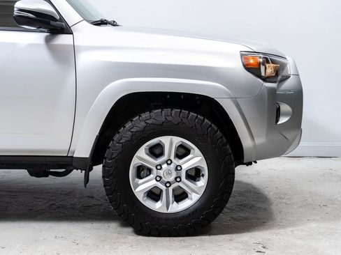 Used 2022 Toyota 4Runner SR5 Premium w/ Moonroof Package AWD/4WD image 12