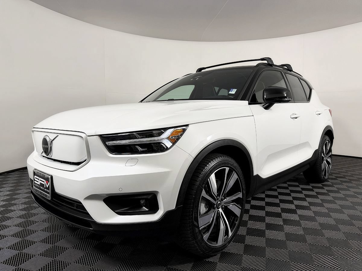 Used 2021 Volvo XC40 P8 Recharge w/ Advanced Package AWD/4WD image 2