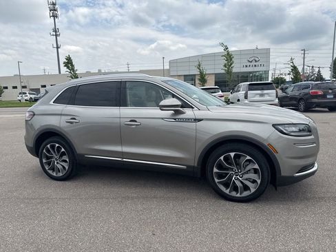 Used 2023 Lincoln Nautilus Reserve AWD/4WD image 7