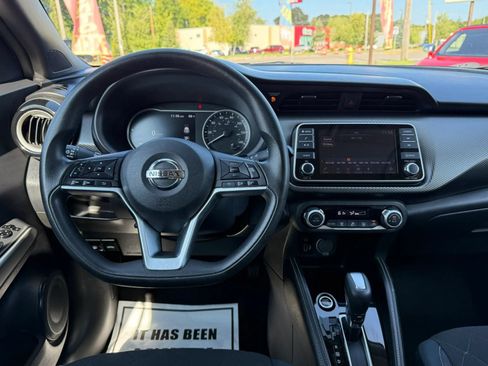 Used 2018 Nissan Kicks SV w/ Exterior Package FWD image 26