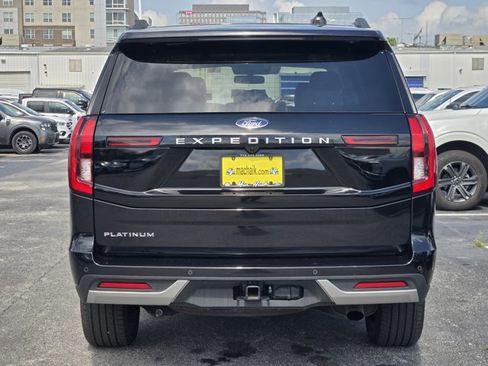 Certified 2025 Ford Expedition Platinum w/ Driver's Package AWD/4WD image 7