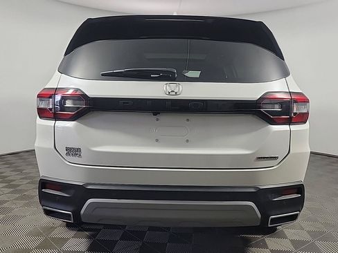 Certified 2023 Honda Pilot Touring image 5