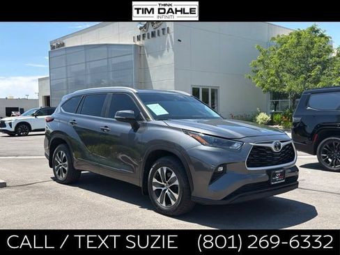 Used 2023 Toyota Highlander XLE AWD/4WD image 1