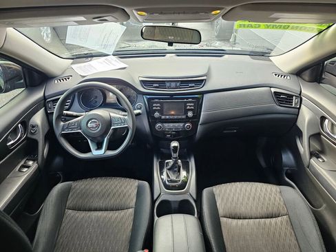 Used 2017 Nissan Rogue SV image 18