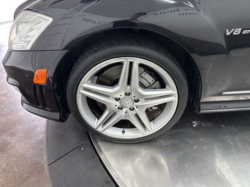 Used 2011 Mercedes-Benz S 63 AMG image 30