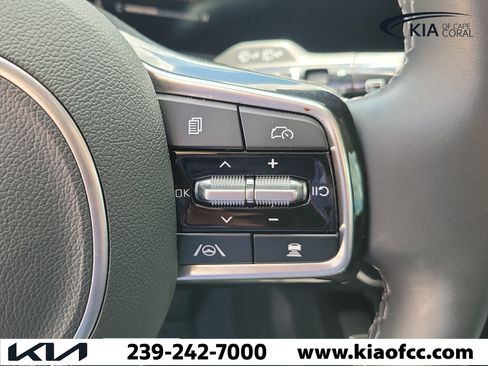 Certified 2025 Kia Sorento S w/ Panoramic Sunroof Package FWD image 26