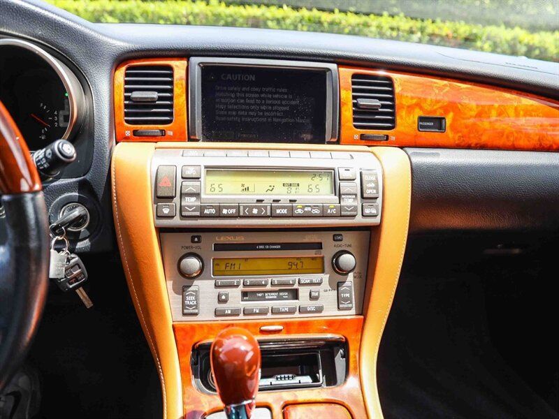 Used 2005 Lexus SC 430 Convertible w/ Preferred Accessory Pkg RWD image 31