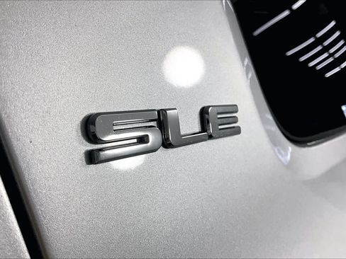 Used 2017 GMC Acadia SLE FWD image 10