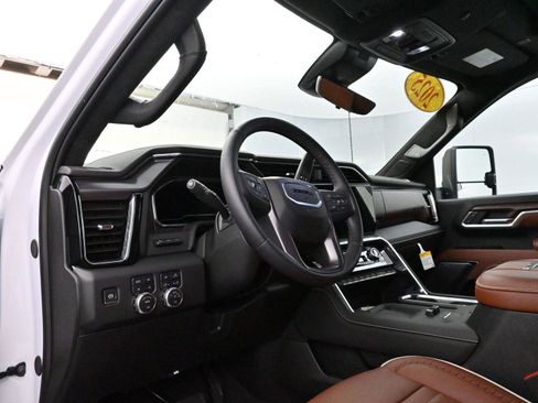 Used 2025 GMC Sierra 2500 Denali Ultimate image 16