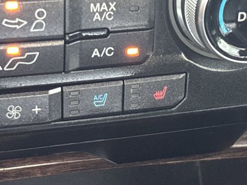 Used 2016 Ford F150 Lariat w/ Equipment Group 502A Luxury image 26