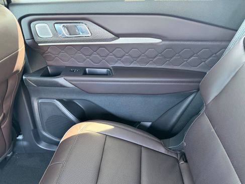 New 2026 Ford Explorer Platinum w/ LUX Leather Package AWD/4WD image 20