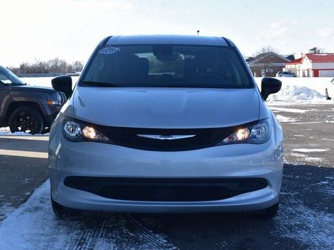 Used 2024 Chrysler Voyager LX image 8