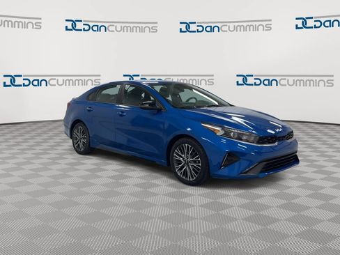 Used 2022 Kia Forte GT-Line FWD image 2