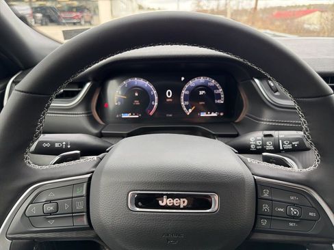 New 2025 Jeep Grand Cherokee Laredo X image 14