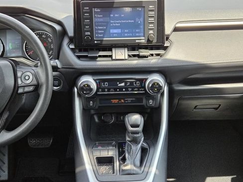Used 2021 Toyota RAV4 XLE w/ Convenience Package FWD image 14