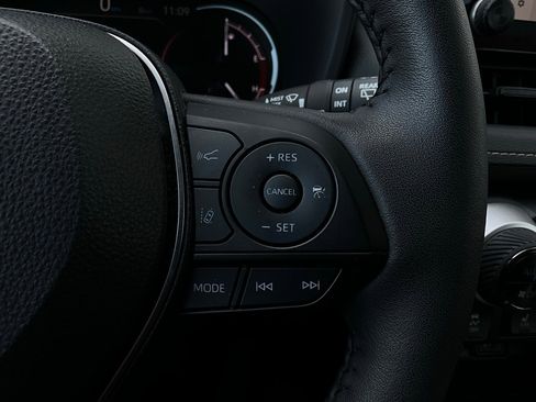 Used 2025 Toyota RAV4 XLE image 35