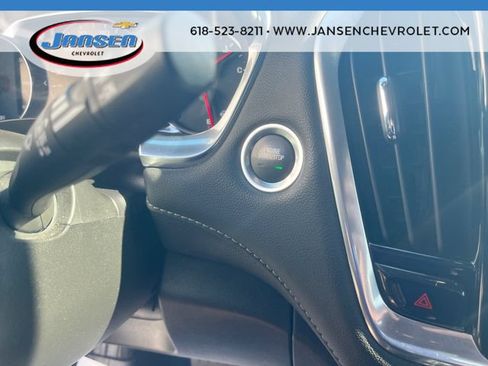 Used 2023 Chevrolet Traverse Premier FWD image 17