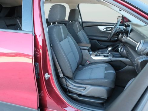 Used 2025 Chevrolet Blazer LT image 36