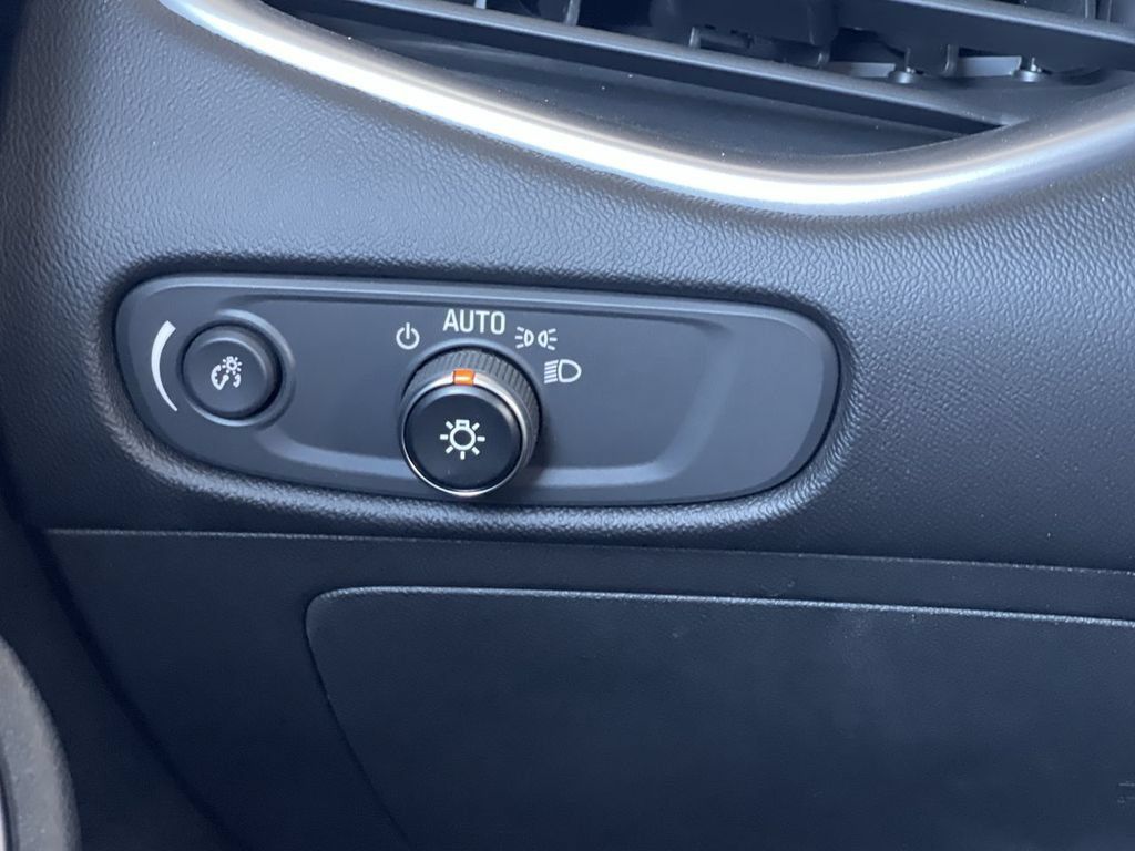 Used 2020 Chevrolet Malibu LS w/ Driver Confidence Package II FWD image 17