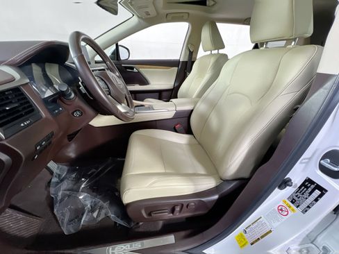 Used 2020 Lexus RX 350L Premium w/ Premium Package image 21