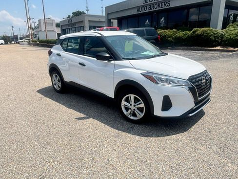 Used 2024 Nissan Kicks S FWD image 39