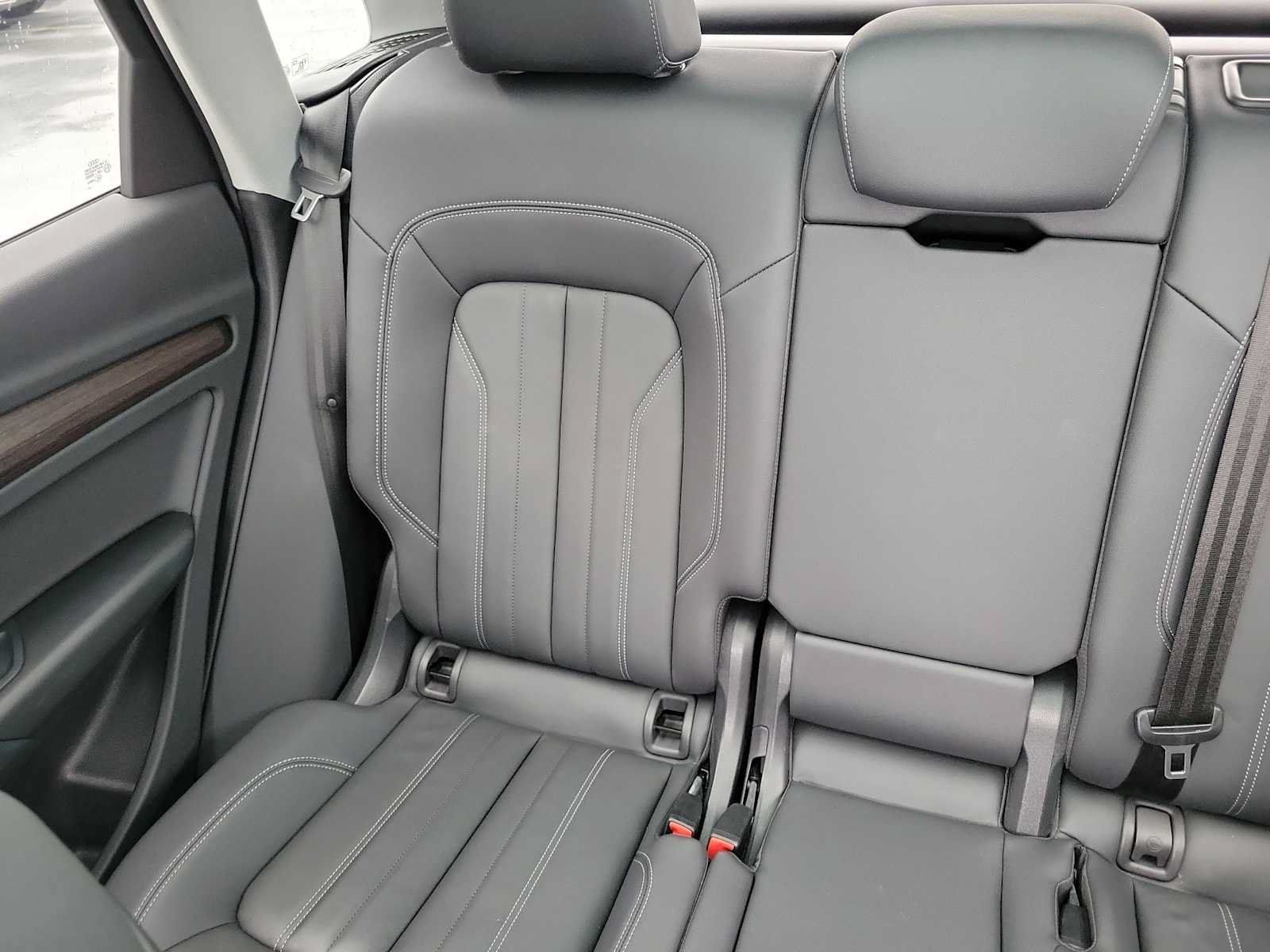 Certified 2023 Audi Q5 2.0T Premium w/ Convenience Package AWD/4WD image 7