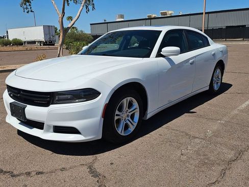Used 2020 Dodge Charger SXT w/ Leather Interior Group RWD image 4