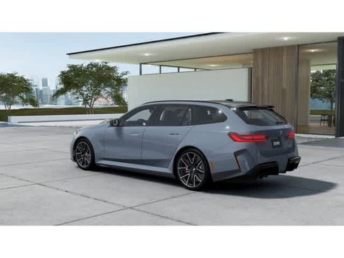 New 2027 BMW M5 Touring AWD/4WD image 2