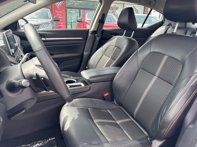 Used 2024 Nissan Altima 2.5 SR FWD image 7