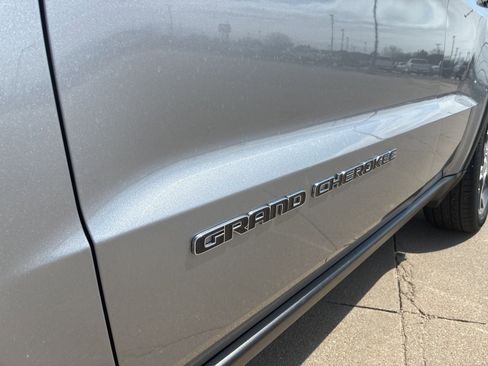 Used 2020 Jeep Grand Cherokee Limited w/ Premium Lighting Group image 14