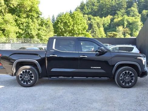 Used 2024 Toyota Tundra Limited AWD/4WD image 6