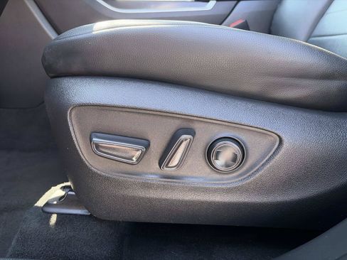 Used 2023 Toyota Highlander XLE FWD image 21