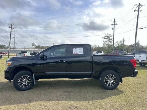 Used 2020 Nissan Titan SV w/ SV Convenience Package image 12