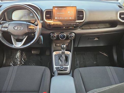Used 2023 Hyundai Venue SEL FWD image 18