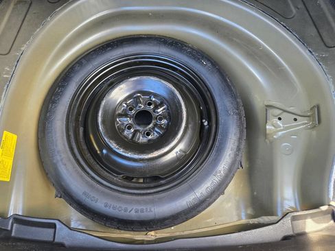 Used 2016 Toyota Corolla LE FWD image 20