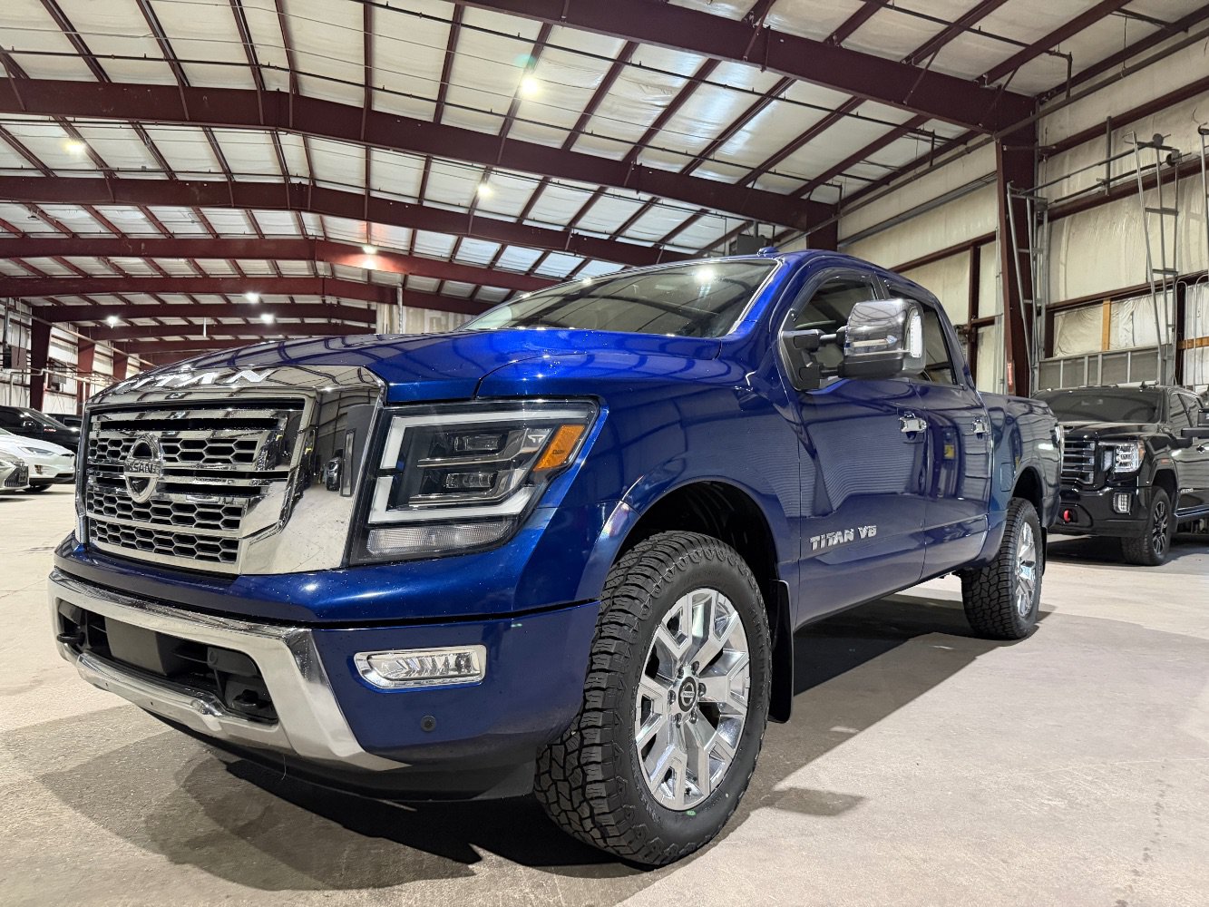 Used 2020 Nissan Titan SL w/ Moonroof Package AWD/4WD image 9