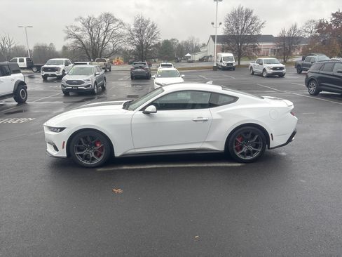 Used 2024 Ford Mustang EcoBoost w/ 2.3L High Performance Package image 7