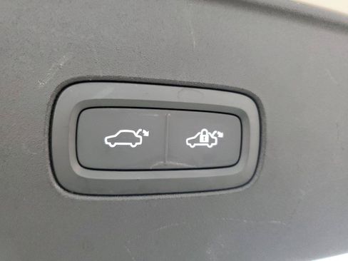 Certified 2025 Volvo EX90 Ultra AWD/4WD image 9