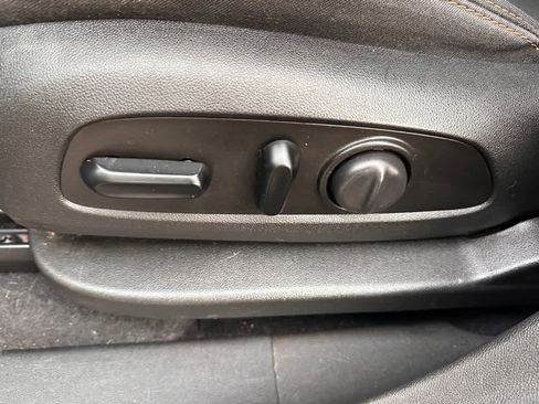 Used 2020 GMC Terrain SLE w/ Driver Convenience Package image 16