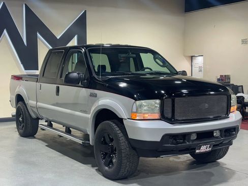 Used 2004 Ford F250 XLT image 2