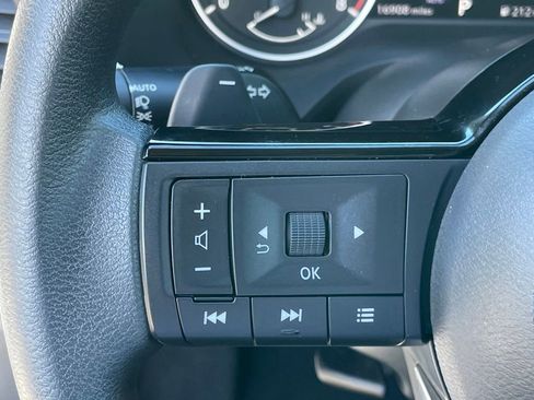 Used 2021 Nissan Rogue SV AWD/4WD image 16