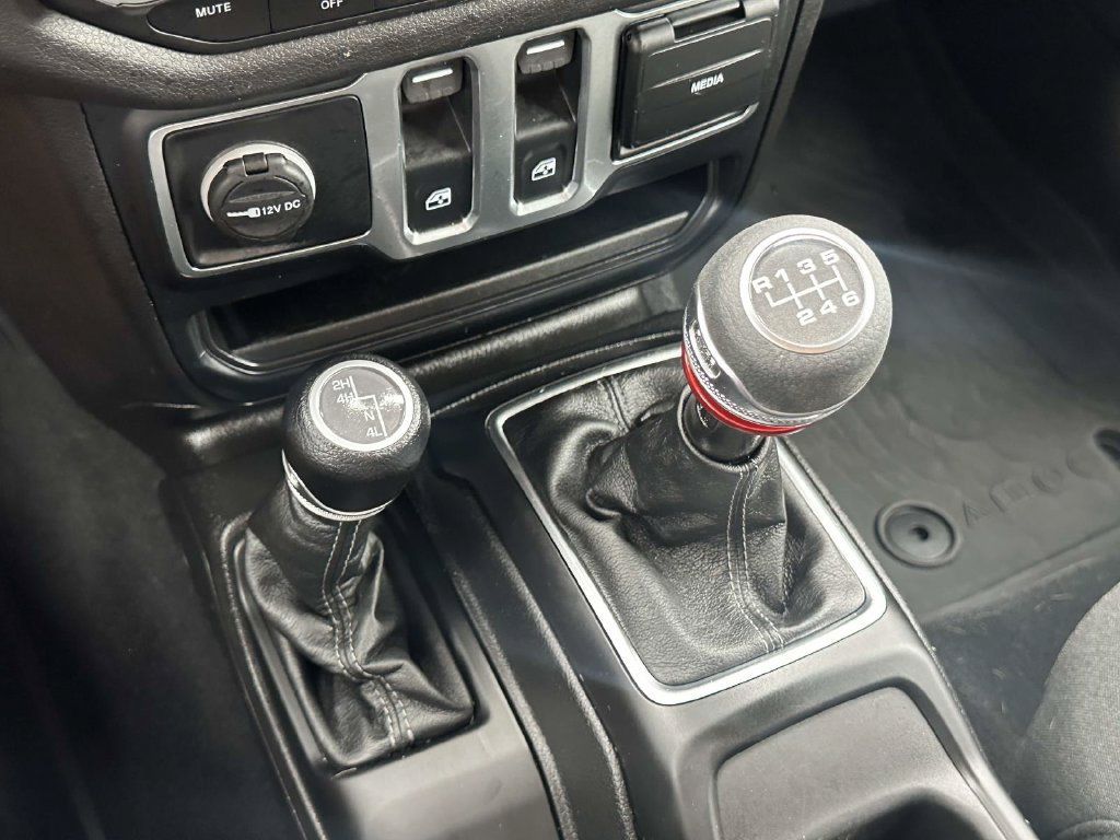 Used 2024 Jeep Wrangler Sport AWD/4WD image 29