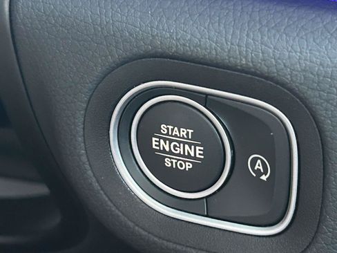 Certified 2025 Mercedes-Benz GLS 450 4MATIC image 33