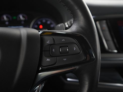 Used 2023 Buick Enclave Essence image 24