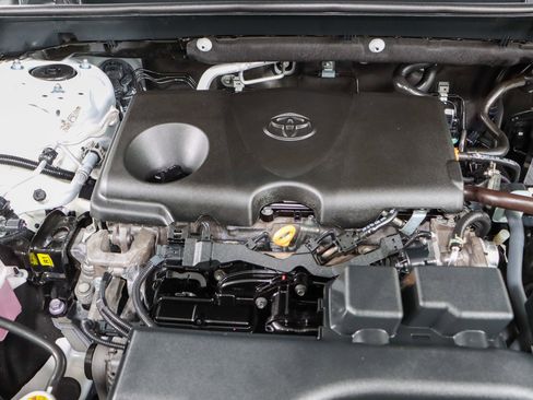 Used 2023 Toyota RAV4 LE AWD/4WD image 29