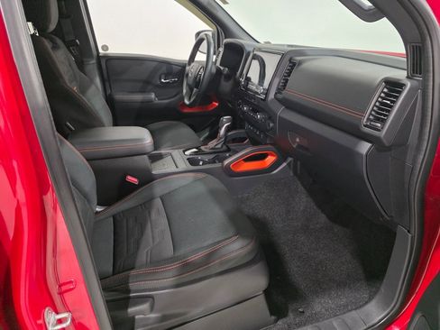 Used 2022 Nissan Frontier PRO-4X image 24